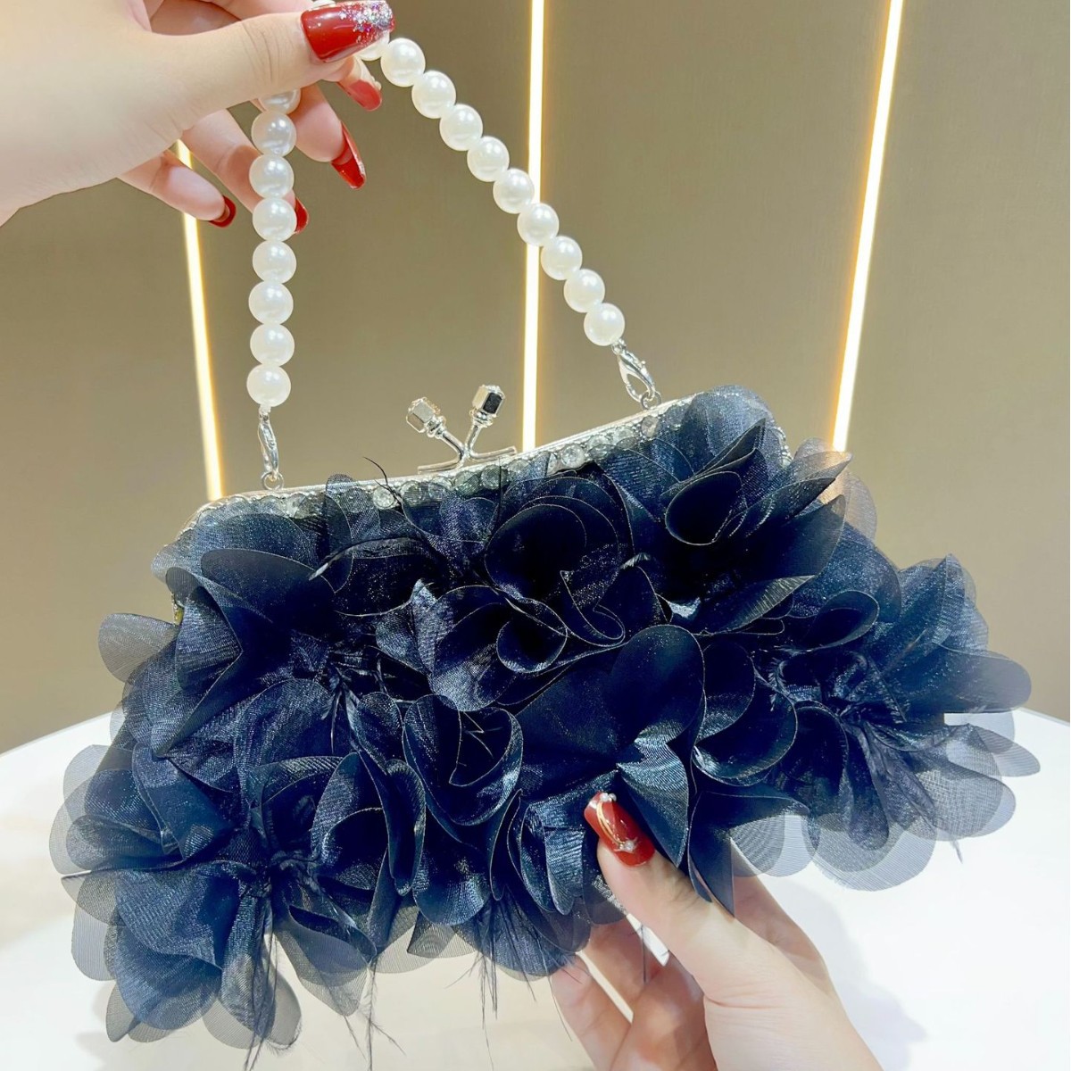Luxury Bags News - 2025 신상 명품 3D 플라워 태슬