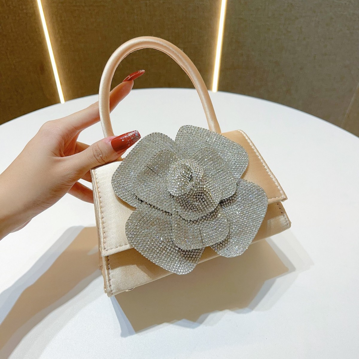 2025 신상 명품 로즈 이브닝 클러치 여성 우아한 핸 - Luxury Bags News 리뷰 및 가격