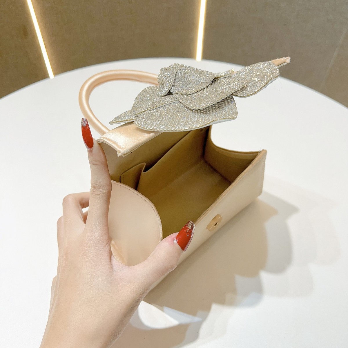 2025 신상 명품 로즈 이브닝 클러치 여성 우아한 핸 - Luxury Bags News 리뷰 및 가격