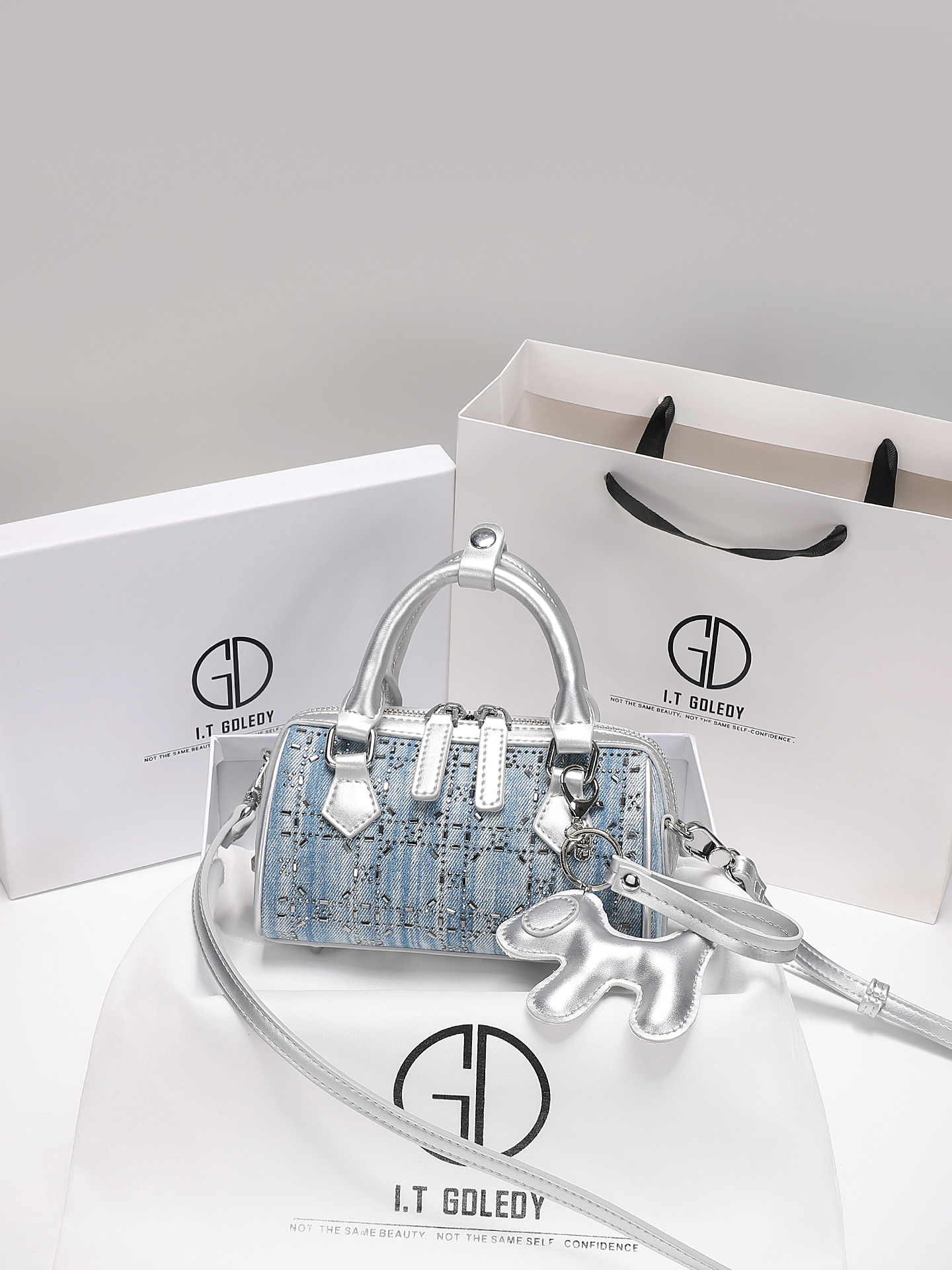 고급스럽고 빈티지한 핸드헬드 보스턴백, 섬세한 다이아몬 - Luxury Bags Denim 리뷰 및 가격